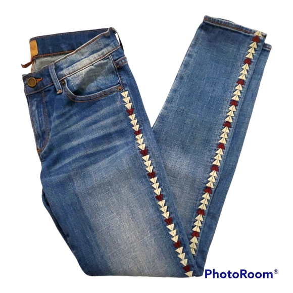 DRIFTWOOD Denim - Driftwood Marilyn skinny jeans with embroidered detail